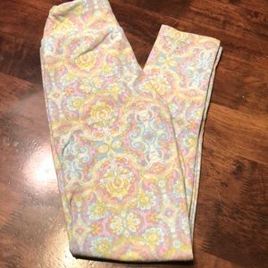 🏆HOST PICK!!! Tween LuLaRoe Leggings
